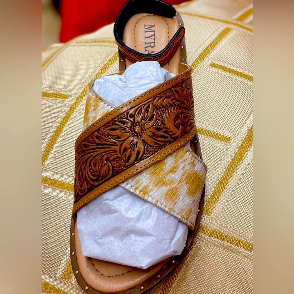 Myra sandals, brand new, beautiful print
